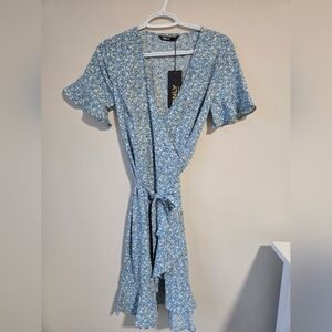 Light Blue Floral Wrap Midi Dress Ruffle Sleeves New With Tags Size 4